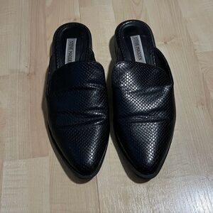 Steve Madden Black Snakeskin Mule Flats |8|